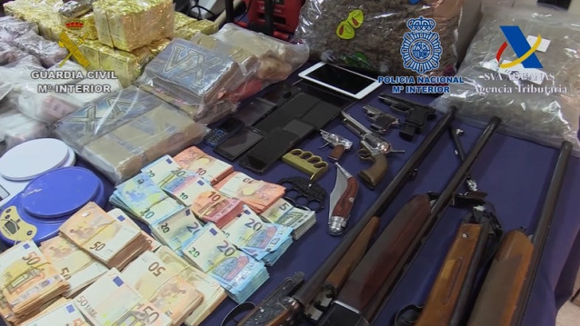 Archivo - Requisados 50 kilos de cocaína y 143 de hachís de una banda que importaba droga a través de puertos españoles