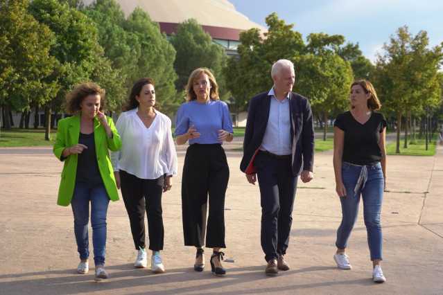 Acto público en La Ribera de Logroño de la presidenta del Gobierno riojano, Concha Andreu y la portavoz, Pilar Alegría