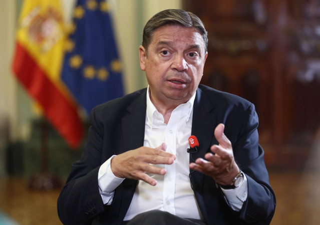 El ministro de Agricultura, Pesca y Alimentación, Luis Planas, durante una entrevista para Europa Press, en la sede del Ministerio