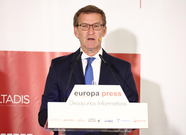 El presidente del Partido Popular, Alberto Núñez Feijóo, interviene en un desayuno informativo de Europa Press, en el hotel Villa Magna, a 5 de septiembre de 2022, en Madrid (España).