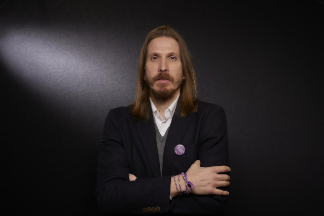 Archivo - El coportavoz estatal de Podemos y candidato de Unidas Podemos en Castilla y León, Pablo Fernández, posa durante una entrevista para Europa Press en la sede de Podemos a 27 de enero de 2022, en Madrid (España).