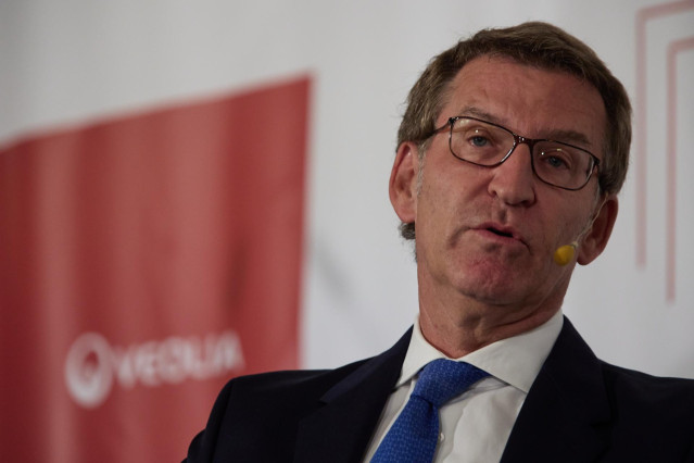 El presidente del Partido Popular, Alberto Núñez Feijóo, interviene en un desayuno informativo de Europa Press, en el hotel Villa Magna, a 5 de septiembre de 2022, en Madrid (España).