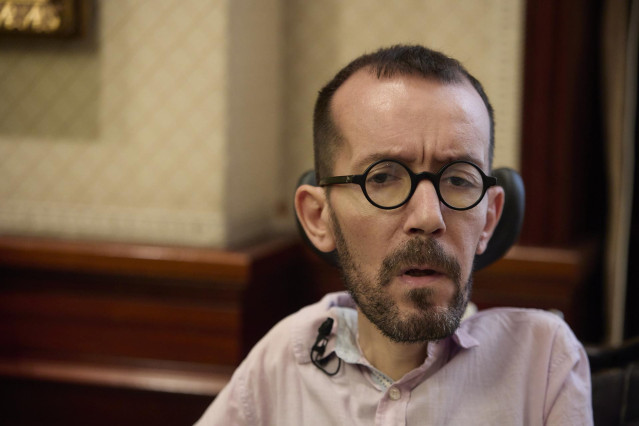 Archivo - El portavoz de Unidas Podemos en el Congreso de los Diputados, Pablo Echenique, durante una entrevista para Europa Press en la Cámara Baja, a 21 de julio de 2022, en Madrid (España).