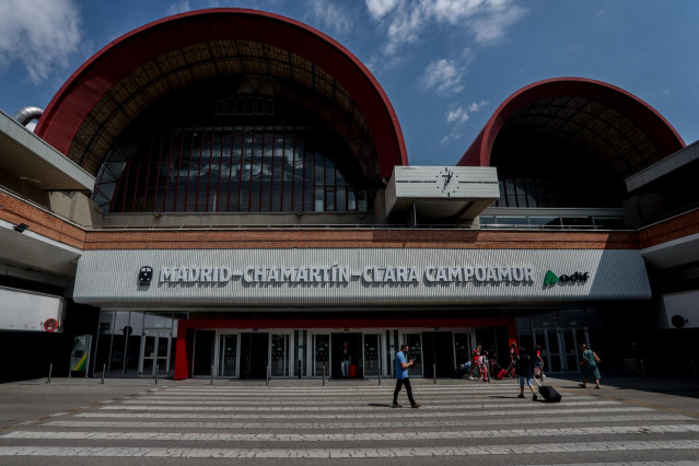 Una de las puertas de la estación de Chamartín, a 26 de agosto de 2022