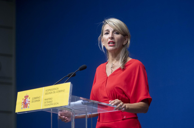 La vicepresidenta segunda y Ministra de Trabajo y Economía Social, Yolanda Díaz, interviene durante una rueda de prensa tras una reunión con UATAE, ATA Y UPTA, en la sede del Ministerio, a 7 de septiembre de 2022, en Madrid (España). Durante la reunión co