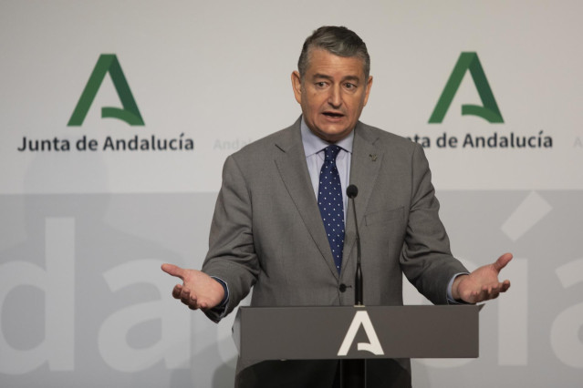 El consejero de la Presidencia, Interior, Diálogo Social y Simplificación Administrativa, Antonio Sanz, durante  la rueda de prensa tras la reunión del consejo de Gobierno. A 07 de septiembre de 2022, en Sevilla (Andalucía, España).
