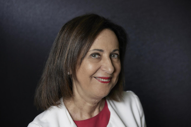 Archivo - La ministra de Defensa, Margarita Robles, posa para Europa Press en la sede ministerial, a 2 de agosto de 2022, en Madrid (España).