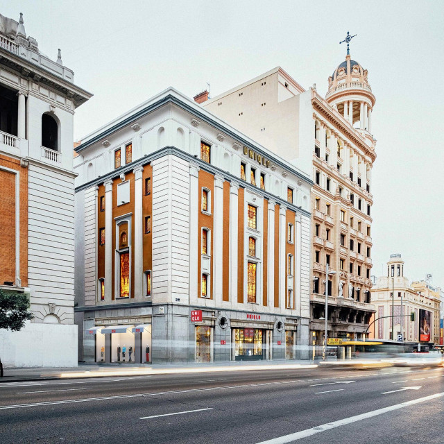 Archivo - Tienda de Uniqlo en Gran Vía de Madrid