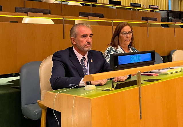El consejero de la AVT, Miguel Folguera, y la presidenta de la asociación, Maite Araluce, durante el congreso de la ONU sobre víctimas del terrorismo