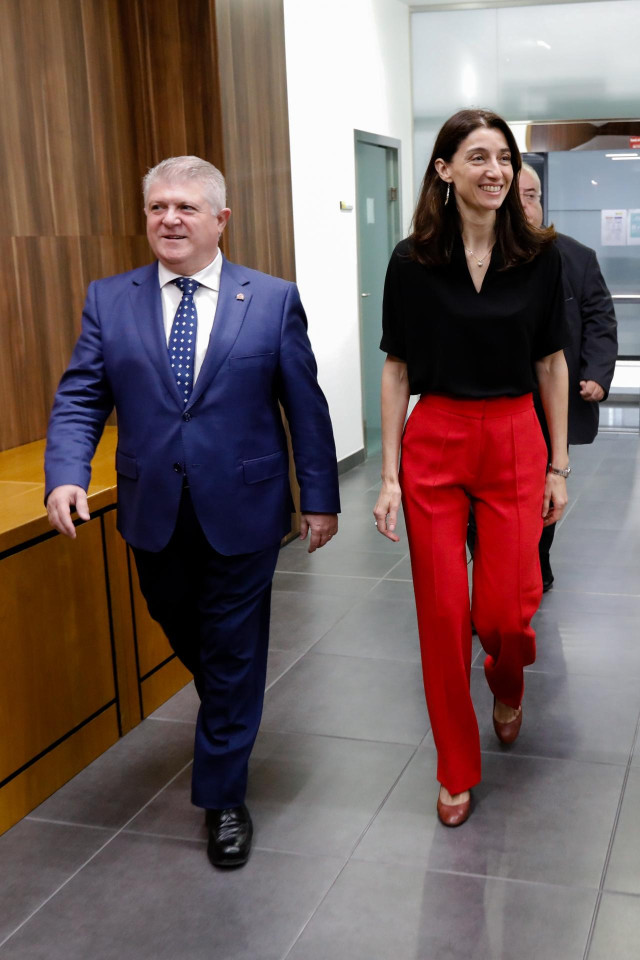 La ministra de Justicia, Pilar Llop, junto al delegado del Gobierno en la Región, José Vélez, durante su visita a Murcia