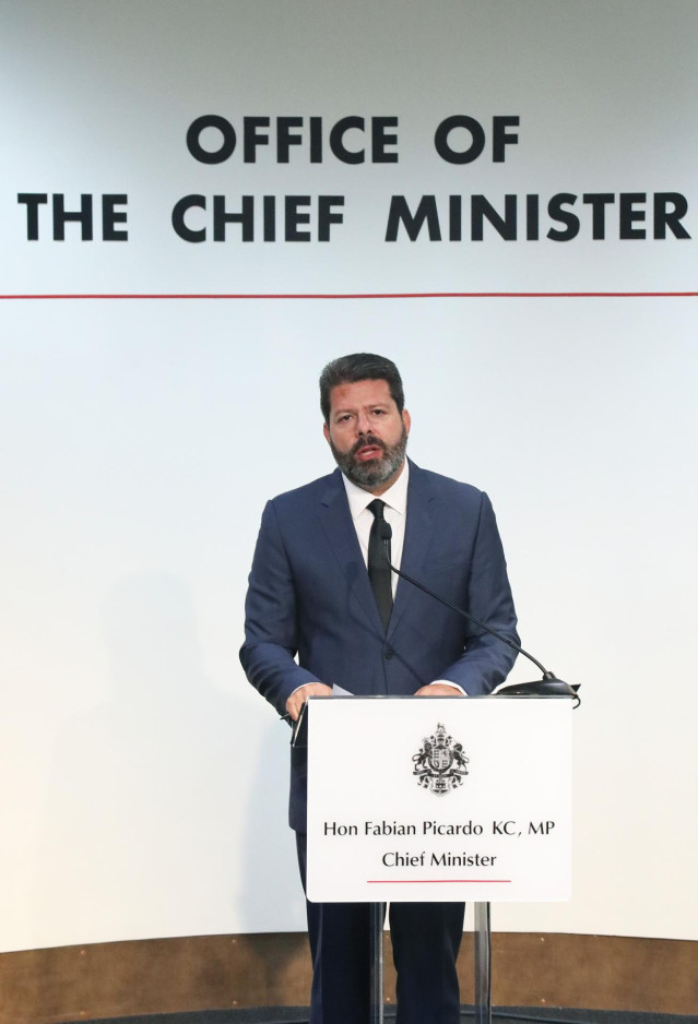 Picardo durante su discurso institucional por la muerte de la Reina Isabel II.