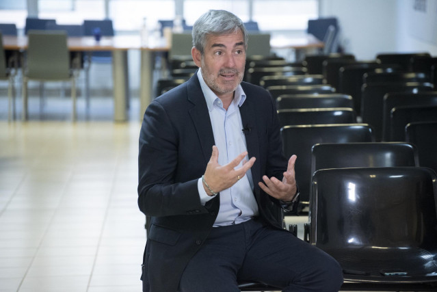El ex presidente canario y líder de Coalición Canaria (CC) Fernando Clavijo, durante una entrevista con Europa Press en la sede del partido, a 9 de septiembre de 2022, en Santa Cruz de Tenerife, Canarias (España)