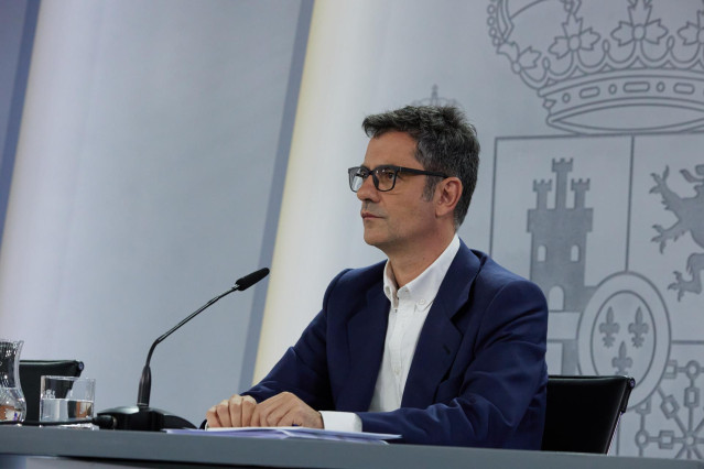 Archivo - El ministro de la Presidencia, Relaciones con las Cortes y Memoria Democrática, Félix Bolaños, interviene en una rueda posterior al Consejo de Ministros en el Complejo de la Moncloa, a 1 de agosto de 2022, en Madrid (España).