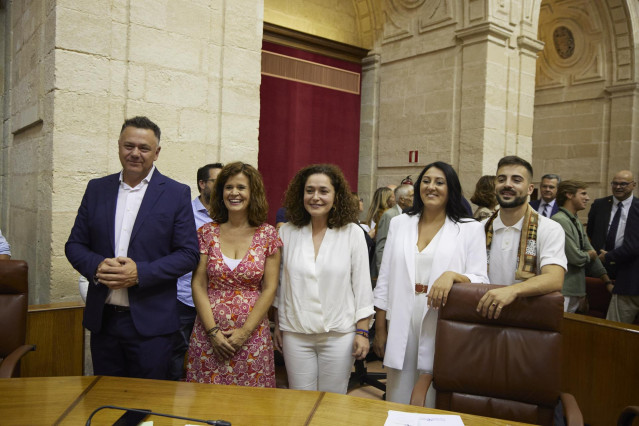 Archivo - Juan Antonio Delgado, Esperanza Gómez, Inmaculada Nieto, Alejandra Durán y José Manuel Gómez Jurado , integrantes del Grupo Parlamentario Por Andalucía.