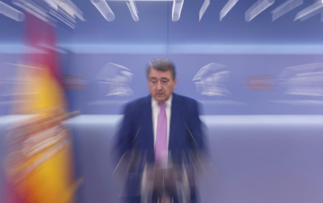 El portavoz del PNV en el Congreso, Aitor Esteban, interviene en una rueda de prensa previa a una Junta de Portavoces, en el Congreso de los Diputados, a 13 de septiembre de 2022, en Madrid (España).