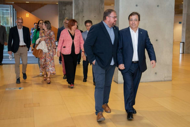 El presidente de la Junta, Guillermo Fernández Vara, a su llegada al Palacio de Congresos.
