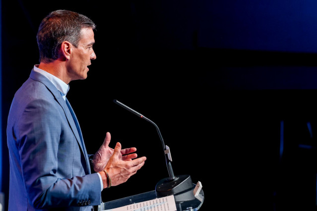 El presidente del Gobierno, Pedro Sánchez, interviene en la presentación del libro del exministro de Sanidad, Salvador Illa, ‘El año de la pandemia’, en la Casa de América, a 7 de septiembre de 2022, en Madrid (España). El libro relata la experiencia de S