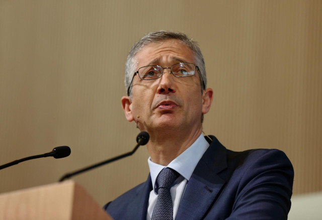 Archivo - El gobernador del Banco de España, Pablo Hernández de Cos, participa en la primera jornada del encuentro de Banca del IESE (Instituto de Estudios Superiores de la Empresa) y EY, en IESE Madrid, a 10 de mayo de 2022, en Madrid (España). El IESE C