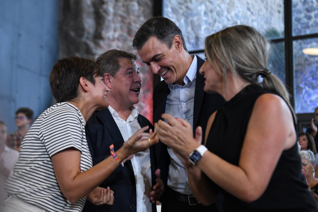 El presidente regional, Emiliano García-Page, con Pedro Sánchez en Toledo