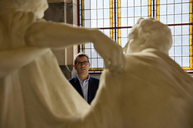 El ministro de la Presidencia, Félix Bolaños, durante una visita al Panteón de los Hombres Ilustres, a 16 de septiembre de 2022, en Madrid (España). En este edificio, adscrito a Patrimonio Nacional 15 de septiembre de 2022, descansan los restos de algunos
