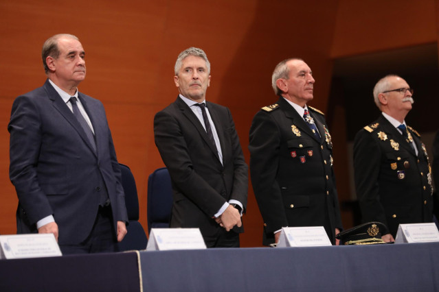 Archivo - El director general de la Policía Nacional, Francisco Pardo; el ministro del Interior, Fernando Grande- Marlaska; y el director adjunto operativo de la Policía Nacional, José Ángel González, en un acto del cuerpo