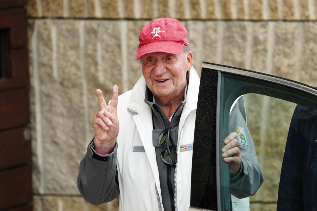 Archivo - El Rey emérito Juan Carlos llega a Ia clausura de la 3ª Regata del IV Circuito Copa de España 2022