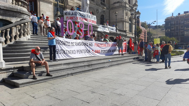 Pensionistas vascos piden una paga en diciembre que compense 