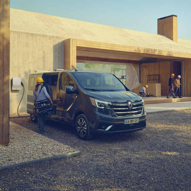 Archivo - Renault Trafic Furgón E-Tech eléctrico