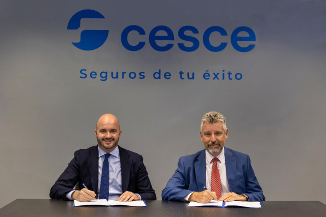 Archivo - El presidente de Ceaje, Fermín Albaladejo; y el presidente ejecutivo de Cesce, Fernando Salazar Palma
