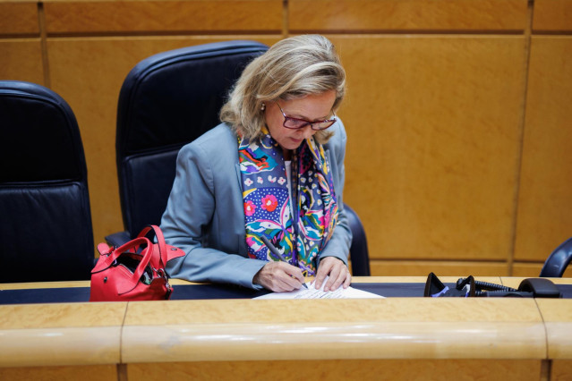 Archivo - La vicepresidenta primera y ministra de Asuntos Económicos y Transformación Digital, Nadia Calviño, en una imagen de archivo en el Senado.