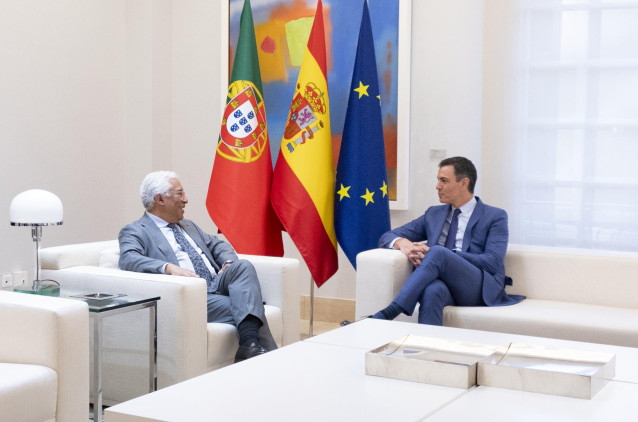 Archivo - El presidente del Gobierno, Pedro Sánchez, y el primer ministro de la República de Portugal, Antonio Costa