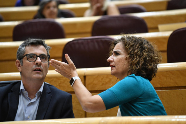 El ministro de la Presidencia, Félix Bolaños, y la ministra de Hacienda, María Jesús Montero, durante una sesión de control al Gobierno en el Senado, a 20 de septiembre de 2022, en Madrid (España).