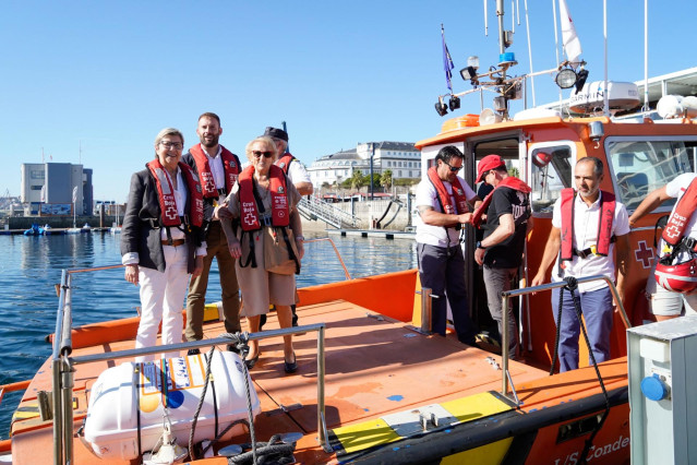 La conselleira do Mar, Rosa Quintana, en un acto de firma de un convenio de colaboración con Cruz Roja en materia de salvamento marítimo