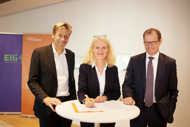 De izquierda a derecha: Chris Peeters, CEO de Elia; Elke Temme, CEO de Elli; y Stefan Kapferer, CEO 50Hertz.