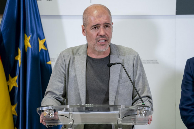 El secretario general de Comisiones Obreras (CCOO), Unai Sordo, responde a los medios tras una reunión con la Mesa de Diálogo Social a 21 de septiembre de 2022, en Madrid