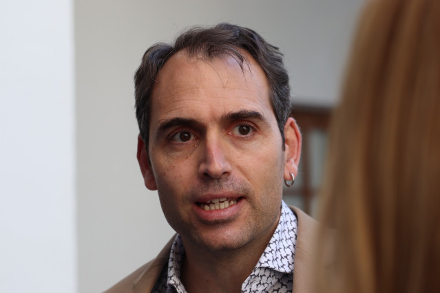 Archivo - El coordinador general de IU en Andalucía, Toni Valero, en una imagen de archivo