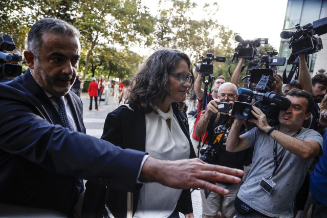 La exvicepresidenta, exportavoz y exconsellera de Igualdad y Políticas, Mónica Oltra, a su llegada a la Ciudad de la Justicia de València