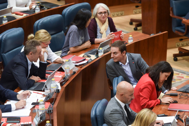 El secretario general del PSOE de Madrid, Juan Lobato, durante un pleno en la Asamblea de Madrid, a 22 de septiembre de 2022, en Madrid (España) La Asamblea de Madrid arranca su curso político con un Pleno en el que se eligen a los miembros del Consejo de