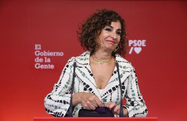 La vicesecretaria general del PSOE y ministra de Hacienda, María Jesús Montero, durante una rueda de prensa, en la sede del PSOE, a 26 de septiembre de 2022, en Madrid (España).
