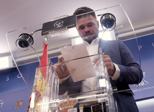 El portavoz parlamentario de ERC en el Congreso, Gabriel Rufián, en una rueda de prensa previa