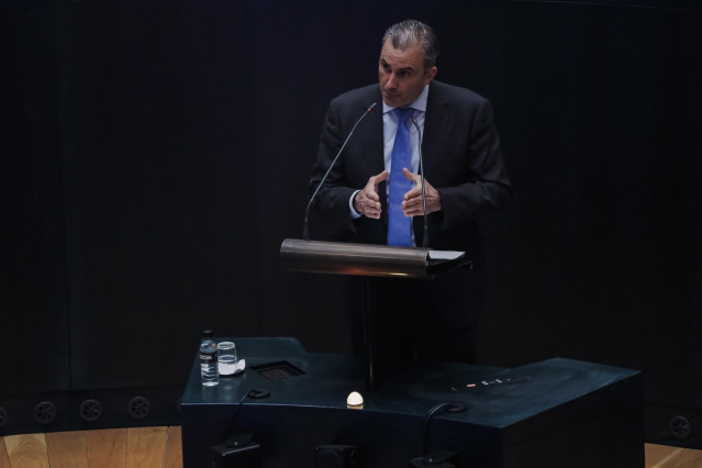 Archivo - El secretario general de Vox, Javier Ortega-Smith, interviene en una sesión plenaria en el Ayuntamiento de Madrid en el Palacio de Cibeles