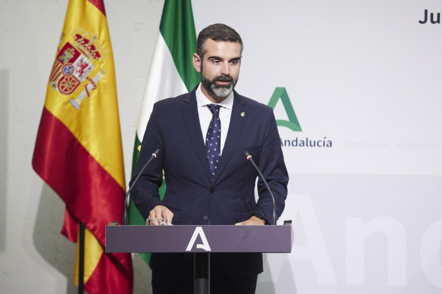 El consejero de Sostenibilidad, Medio Ambiente y Economía Azul y Portavoz de la Junta de Andalucía, Ramón Fernández-Pacheco, durante la rueda de prensa posterior al Consejo de Gobierno.