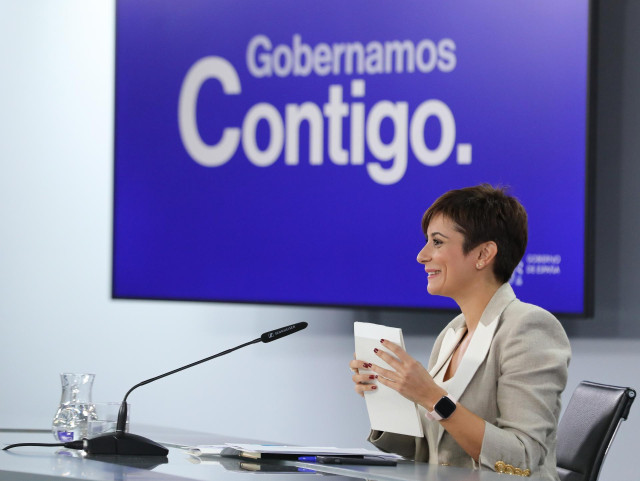 La ministra Portavoz, Isabel Rodríguez, ofrece una rueda de prensa posterior a la reunión del Consejo de Ministros, en el Palacio de La Moncloa, a 27 de septiembre de 2022, en Madrid (España).