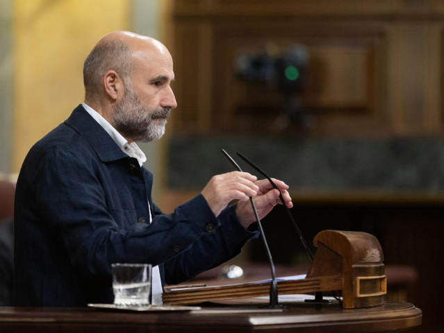 Néstor Rego, del BNG, defiende la toma en consideración de la Proposición de Ley para la reforma de la Ley reguladora de los contratos de crédito inmobiliario
