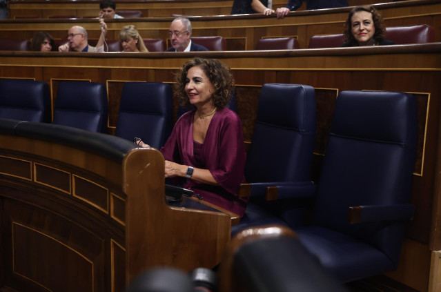 La ministra de Hacienda, María Jesús Montero, durante una sesión plenaria, en el Congreso de los Diputados, a 22 de septiembre de 2022, en Madrid (España).