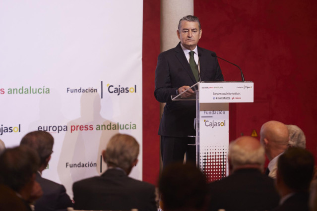 El consejero de Presidencia, Interior y Diálogo Social de la Junta de Andalucía, Antonio Sanz, durante los desayunos informativos de Europa Press Andalucía en la Fundación Cajasol, a 28 de septiembre de 2022 en Sevilla (Andalucía, España). El consejero de