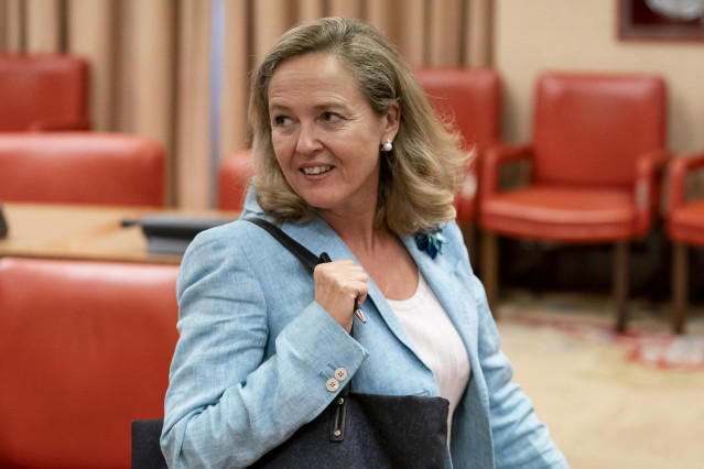La vicepresidenta Primera del Gobierno y ministra de Asuntos Económicos y Transformación Digital, Nadia Calviño, a su llegada a la Comisión Mixta para la Unión Europea, en el Congreso de los Diputados, a 22 de septiembre de 2022, en Madrid (España).