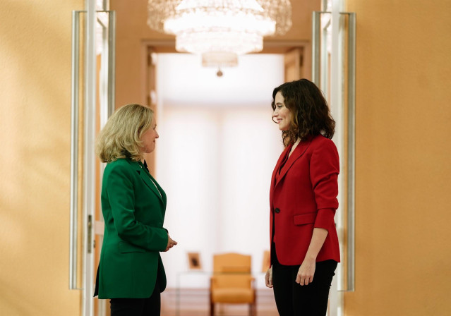 Díaz Ayuso se reúne con la vicepresidenta primera y ministra de Asuntos Económicos y Transformación Digital, Nadia Calviño
