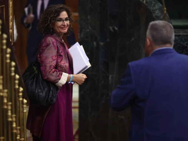 La ministra de Hacienda, María Jesús Montero, durante una sesión plenaria, en el Congreso de los Diputados, a 29 de septiembre de 2022, en Madrid (España).