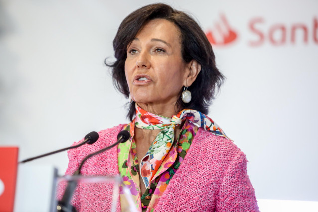 Archivo - Banco Santander obtiene un beneficio de 8.124 millones de euros en 2021